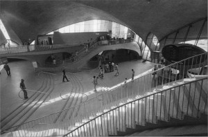 Garry Winogrand--airport